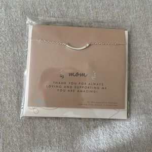 Perfect for Mother’s Day! BNWT mom silver necklace